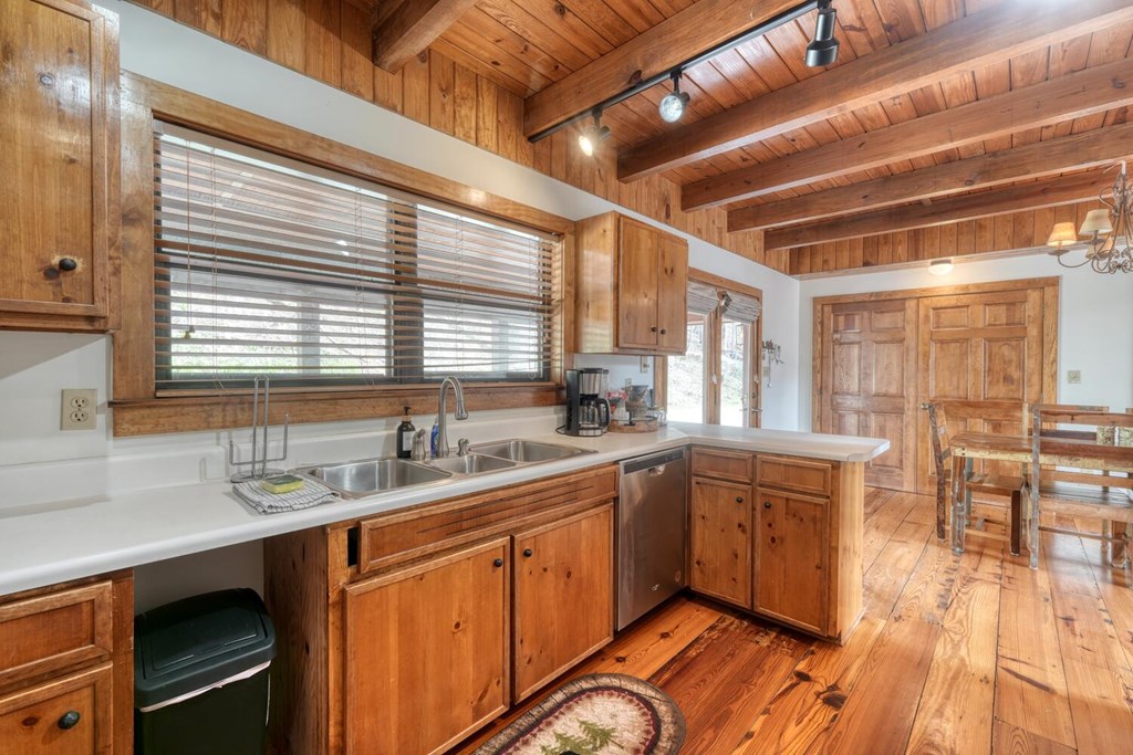 575 Carolina Springs Ln