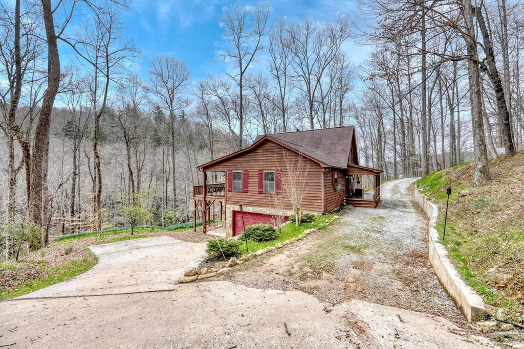 575 Carolina Springs Ln