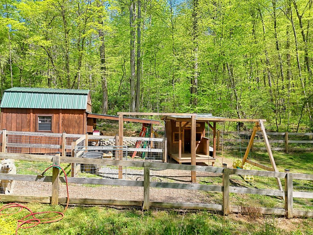8 Stoney Brook Trail