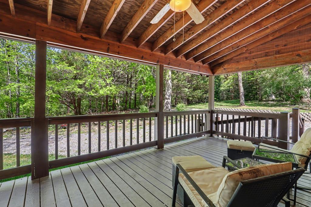 8 Stoney Brook Trail