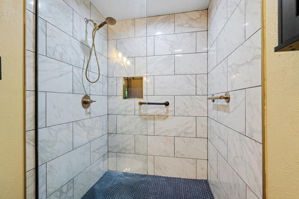 8 Stoney Brook Trail