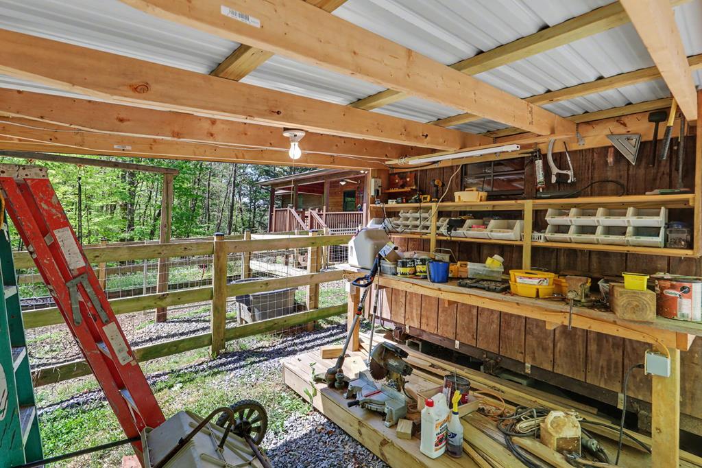 8 Stoney Brook Trail