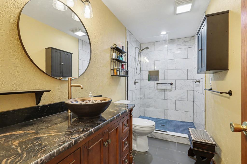 8 Stoney Brook Trail