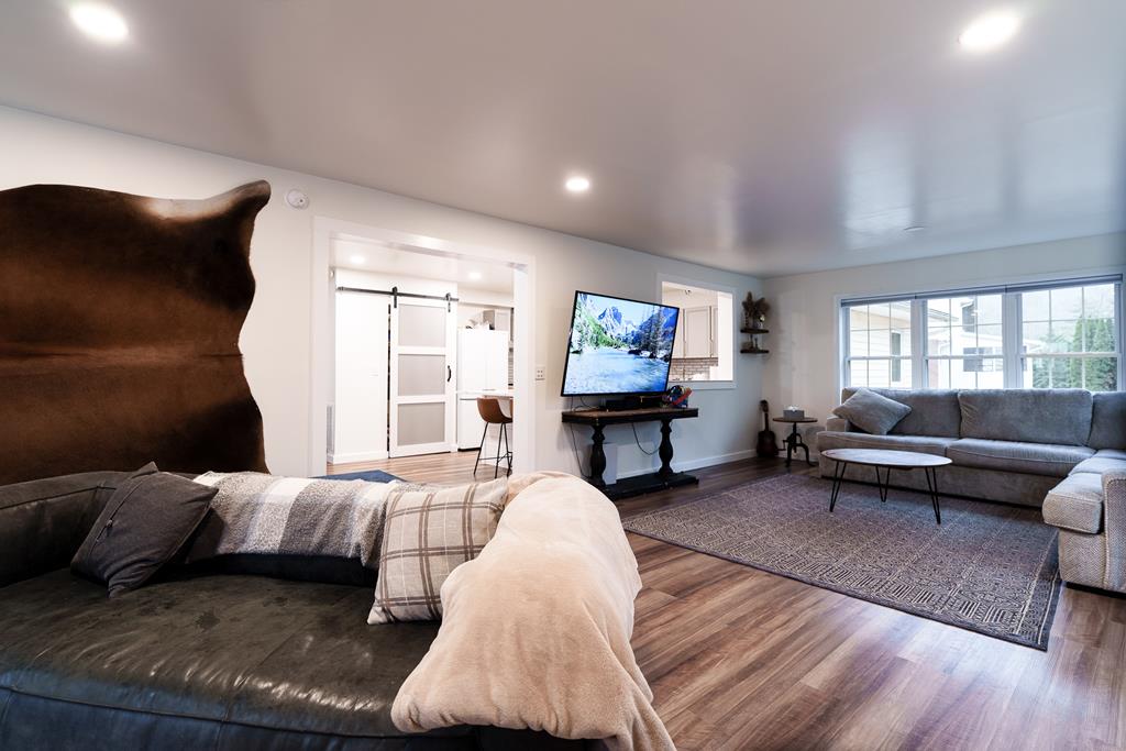 30 Skyline Dr
