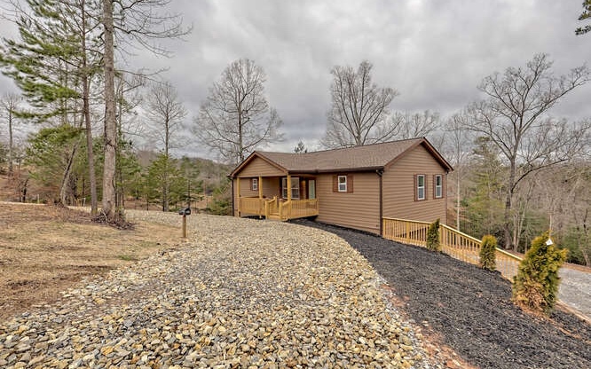 240 Upper Fox Trail