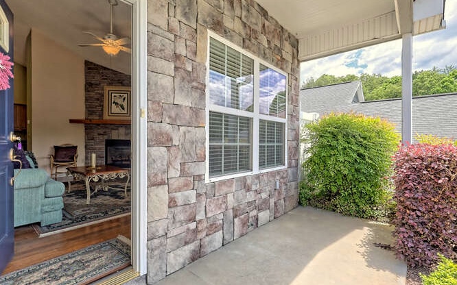 406 Longview Circle