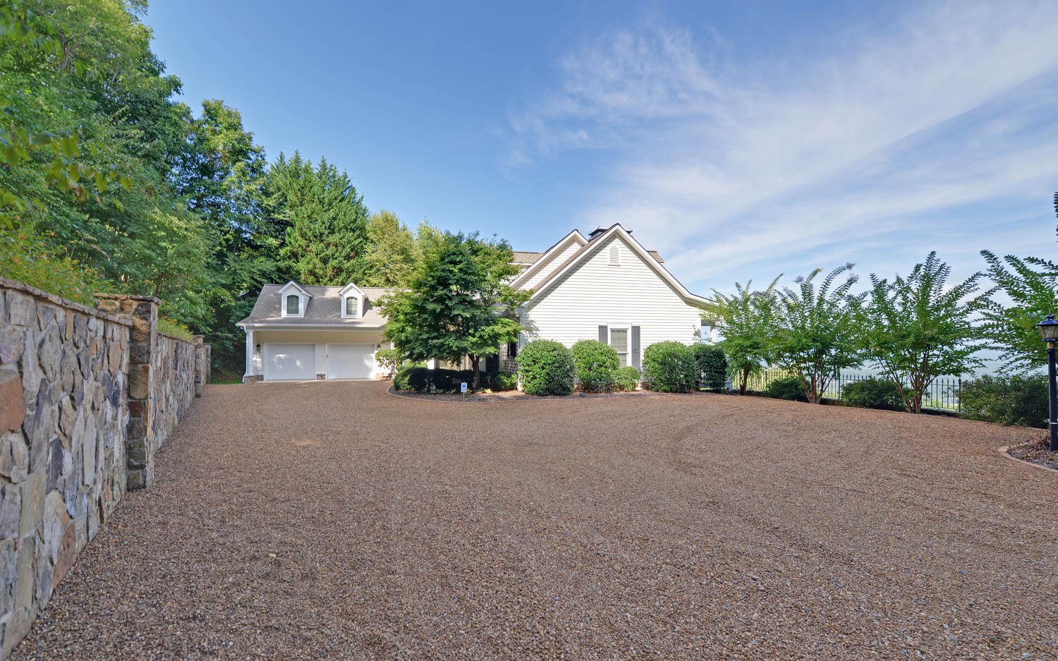 1067 Robin Ridge Lane