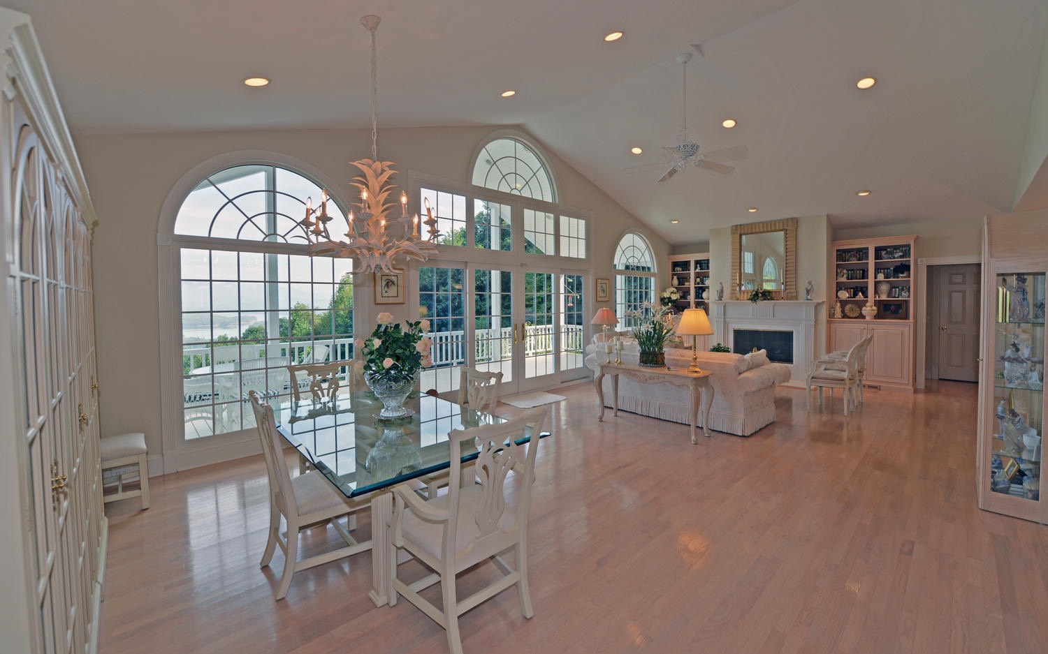 1067 Robin Ridge Lane