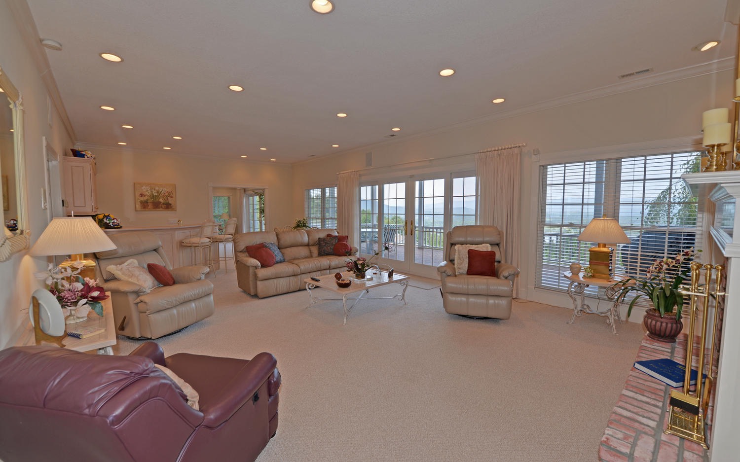 1067 Robin Ridge Lane