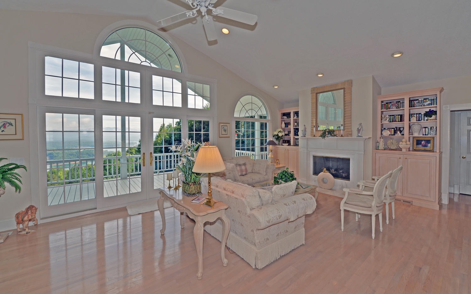 1067 Robin Ridge Lane