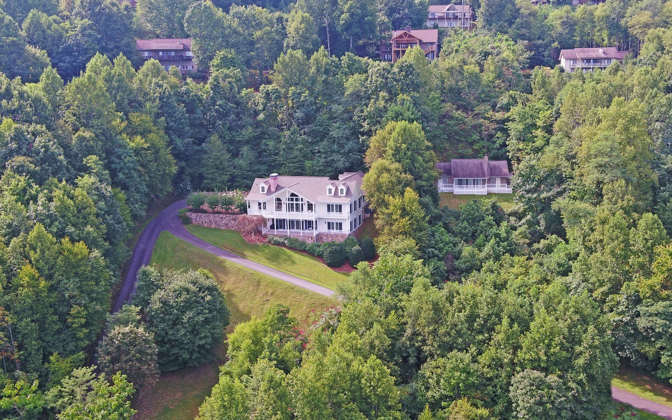 1067 Robin Ridge Lane