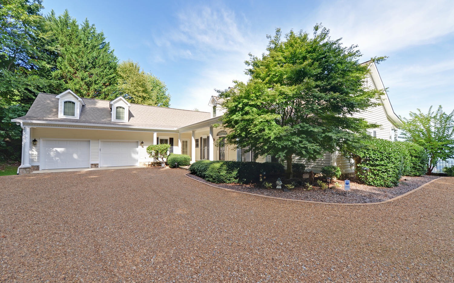1067 Robin Ridge Lane