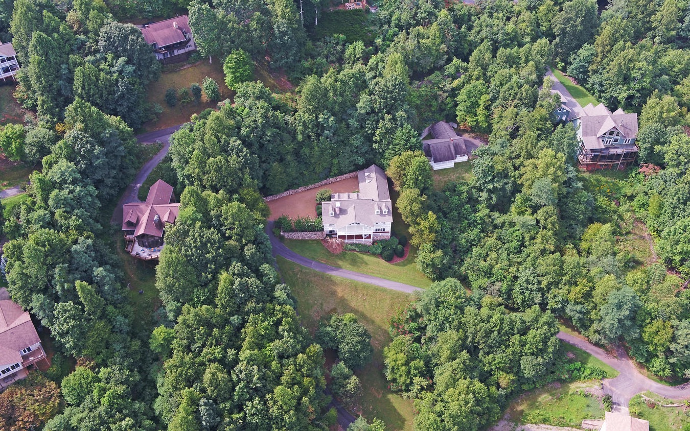 1067 Robin Ridge Lane