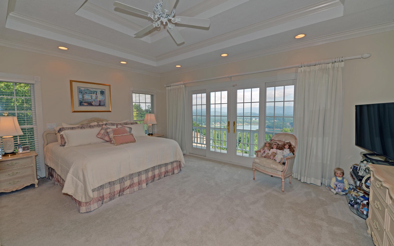 1067 Robin Ridge Lane