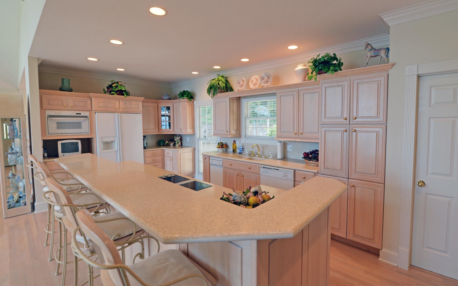 1067 Robin Ridge Lane
