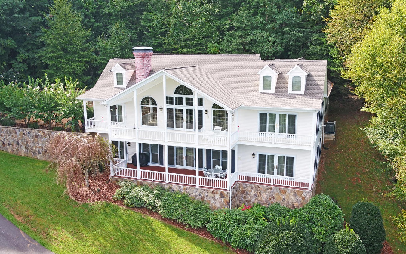 1067 Robin Ridge Lane