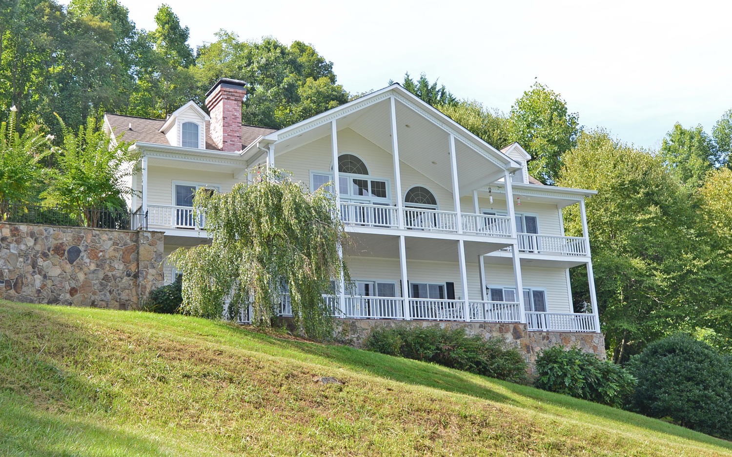 1067 Robin Ridge Lane