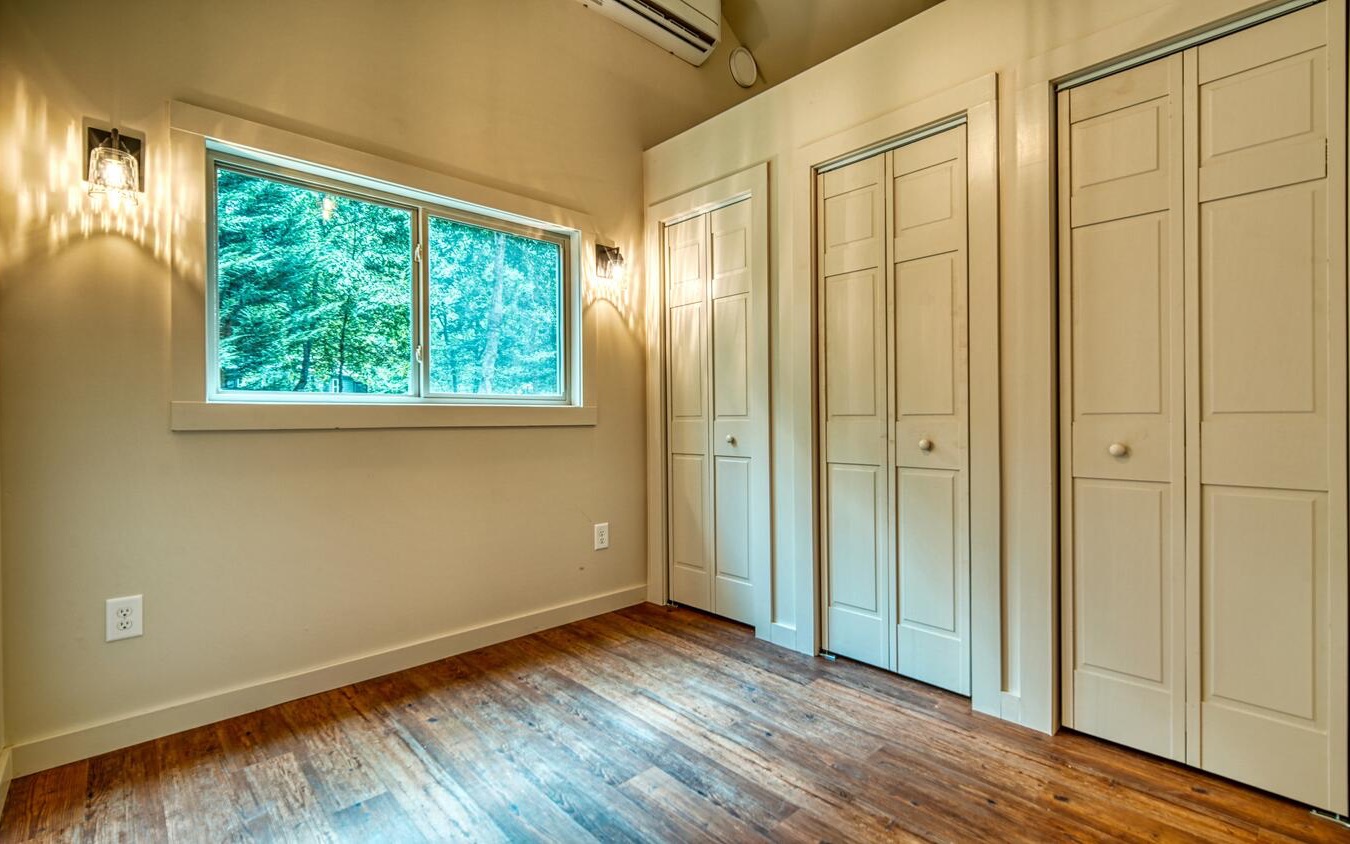 251 Chimney Ridge