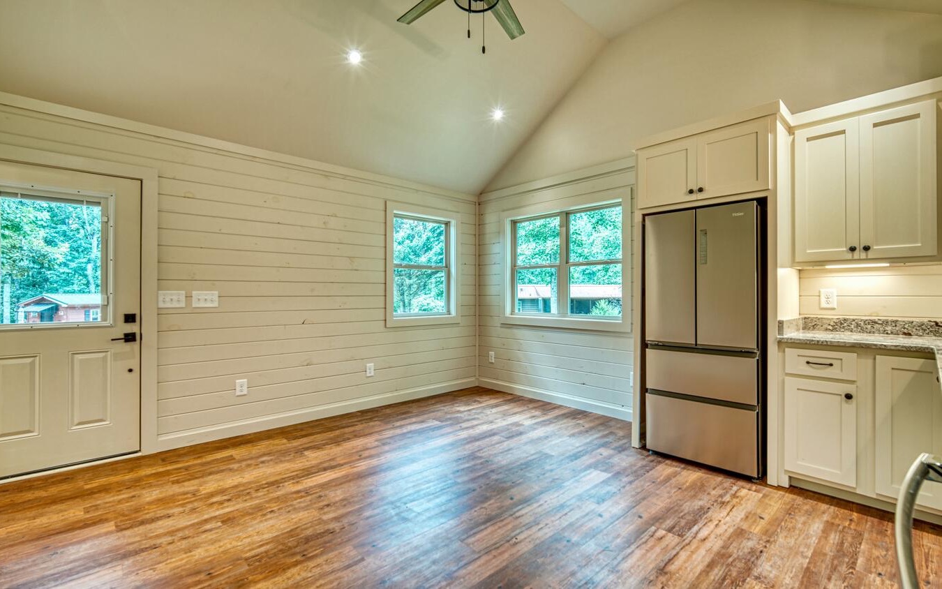 251 Chimney Ridge
