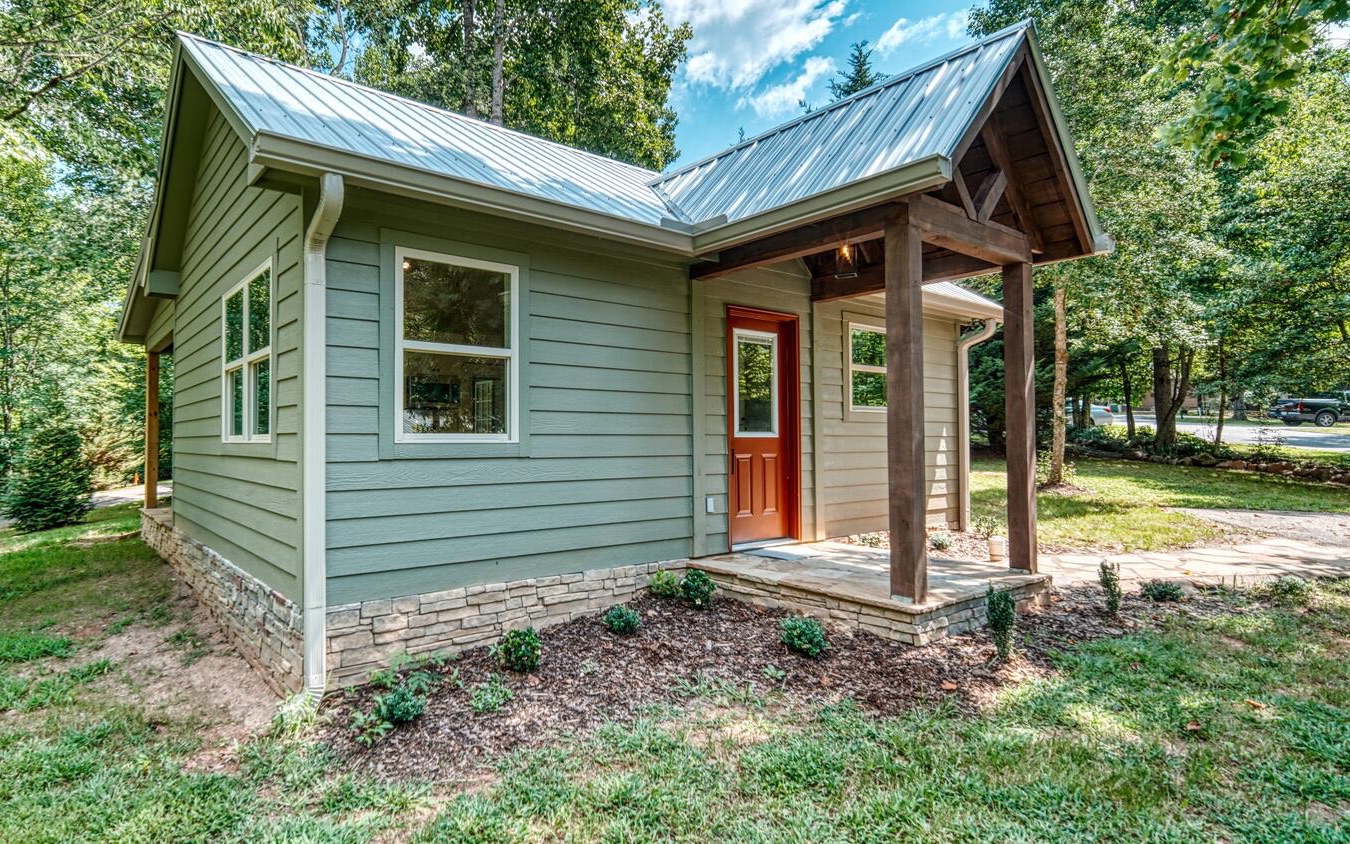 251 Chimney Ridge