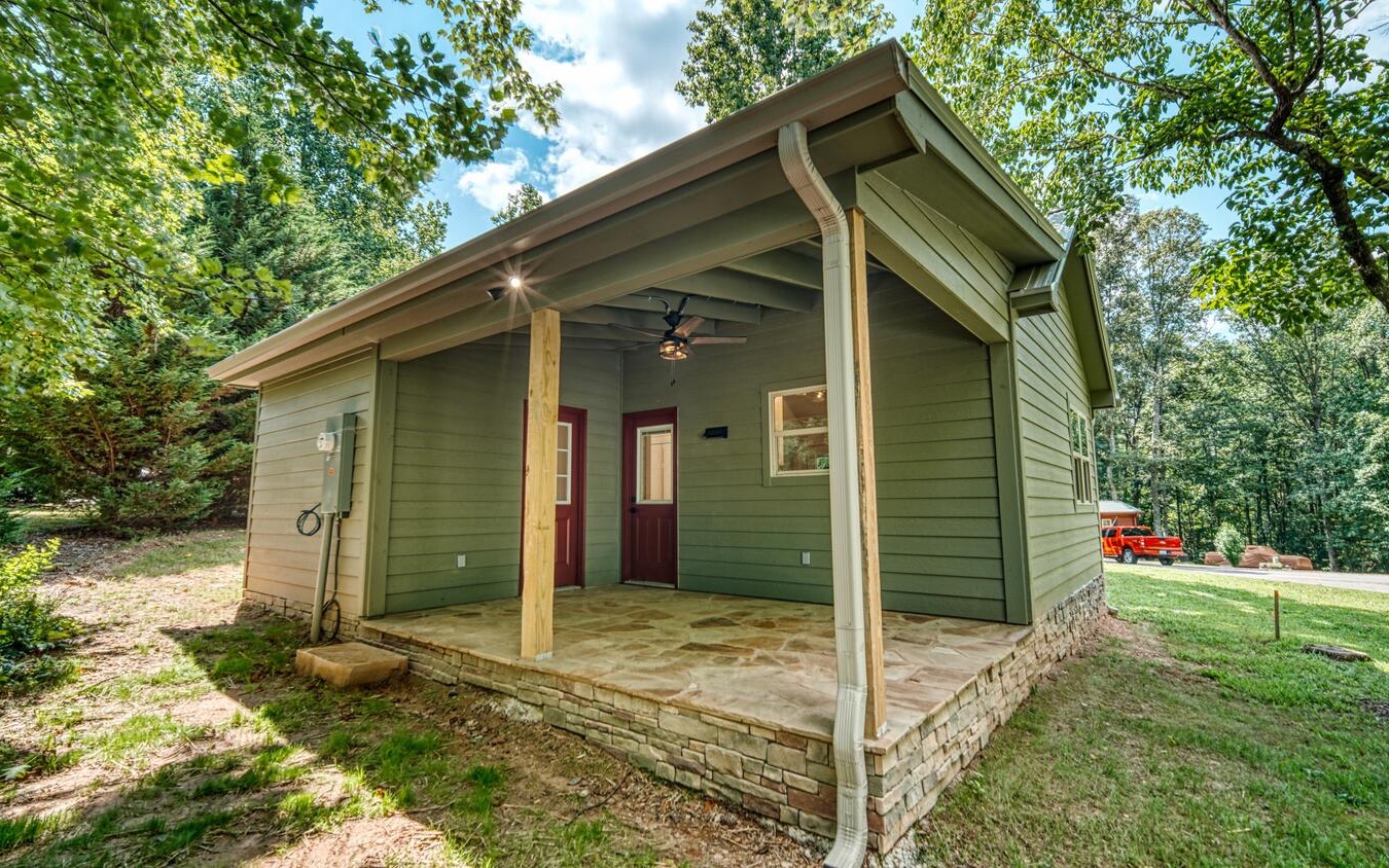 251 Chimney Ridge