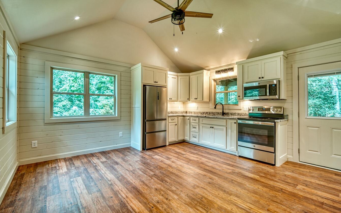 251 Chimney Ridge