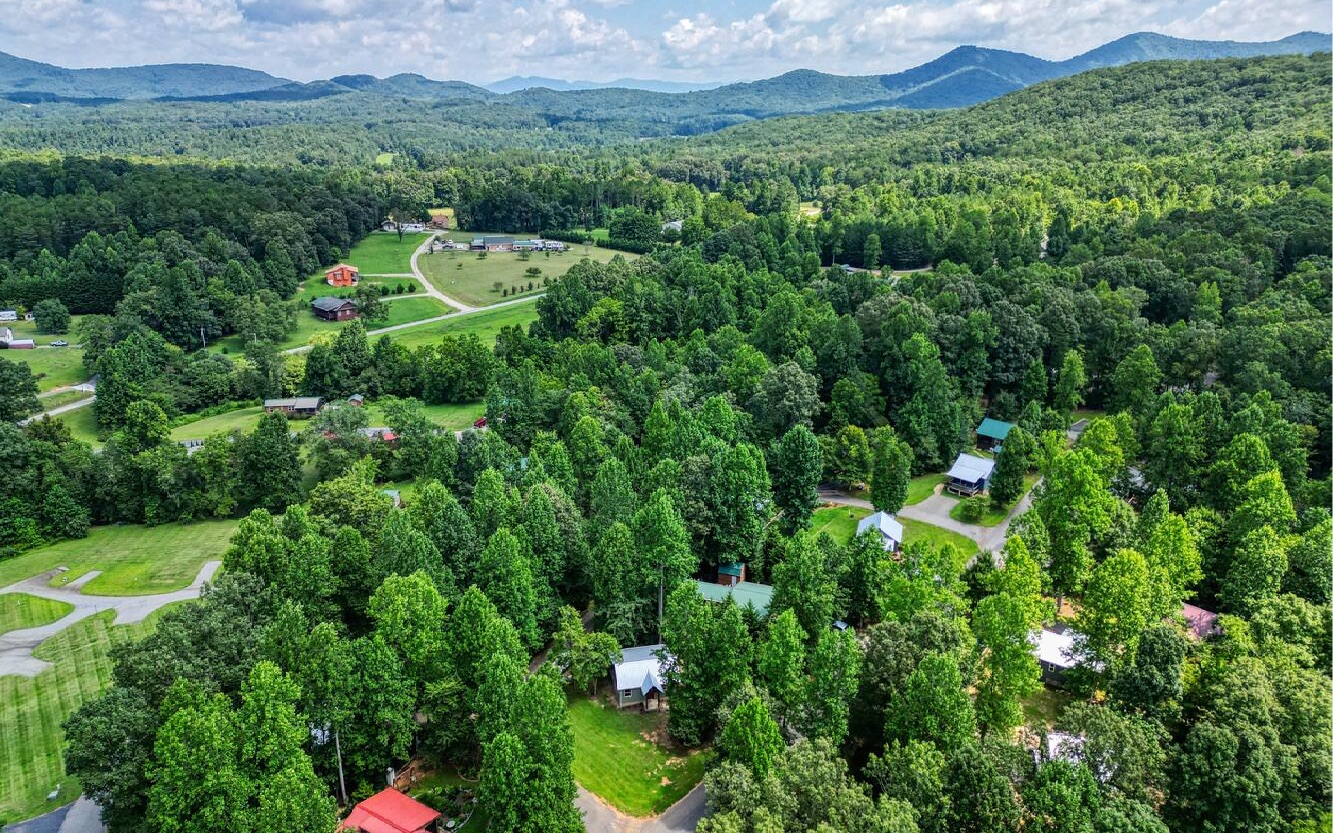 251 Chimney Ridge