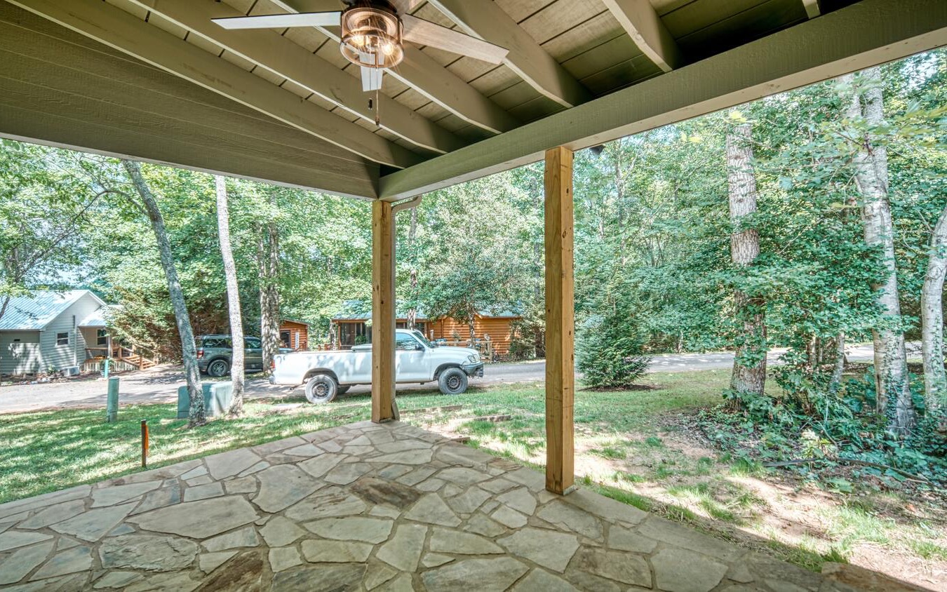 251 Chimney Ridge