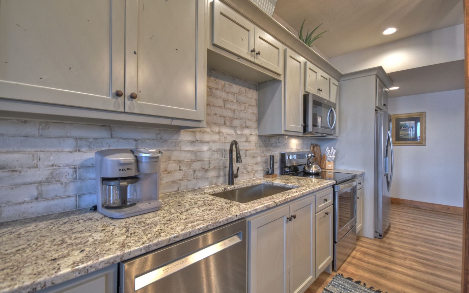1466 Sutton Cove
