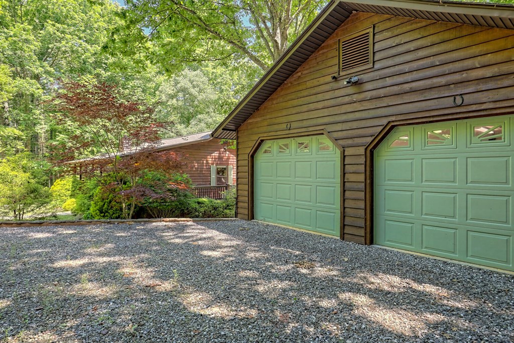 488 Lance Crossing Road
