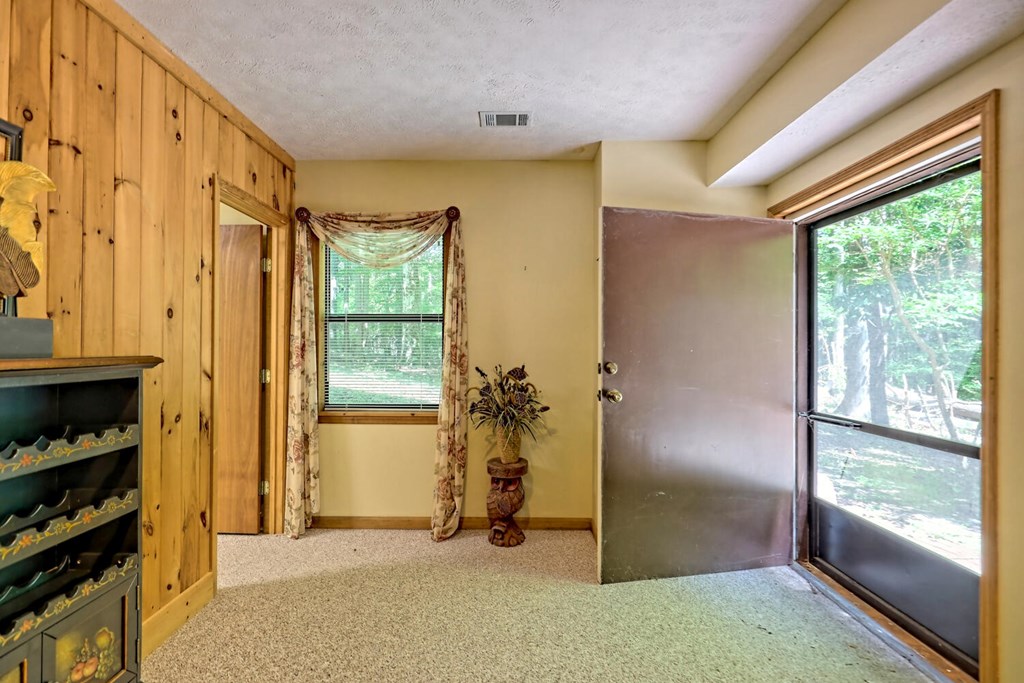 488 Lance Crossing Road