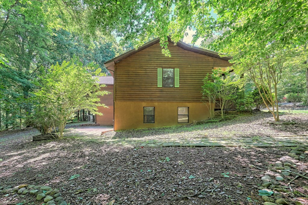 488 Lance Crossing Road