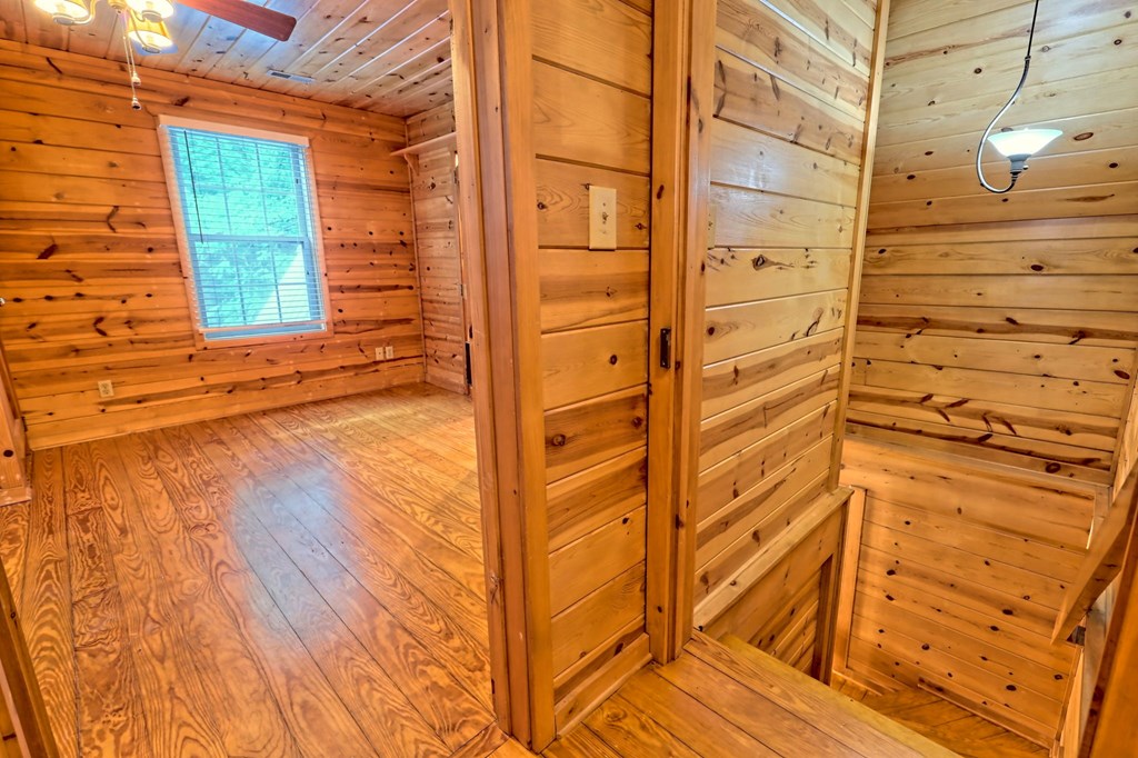 526 Spiva Cove Mtn Trl