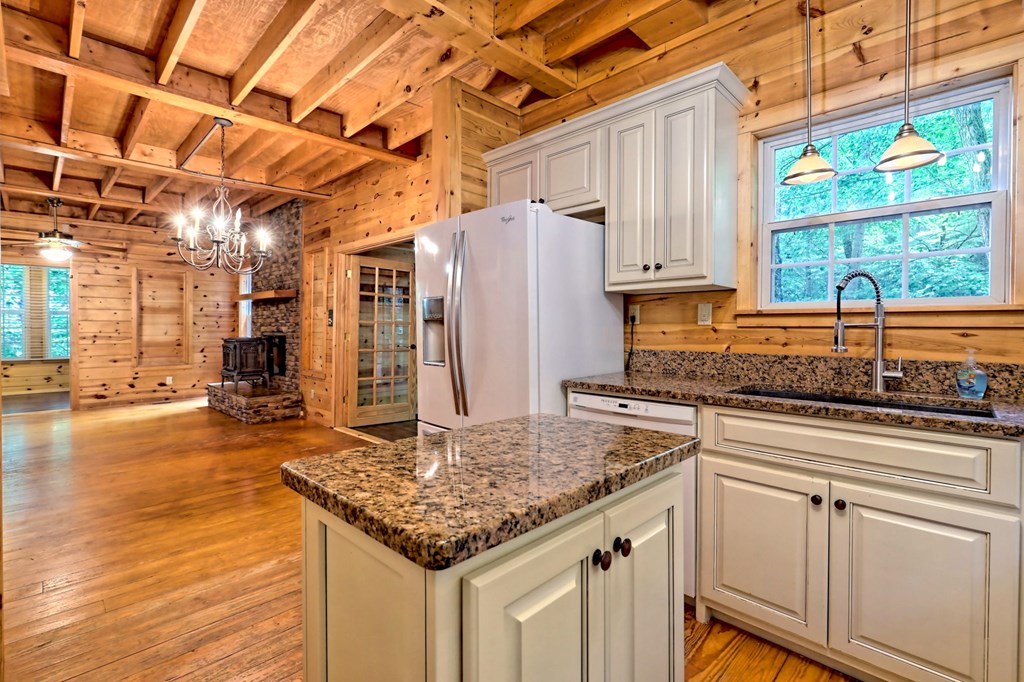 526 Spiva Cove Mtn Trl