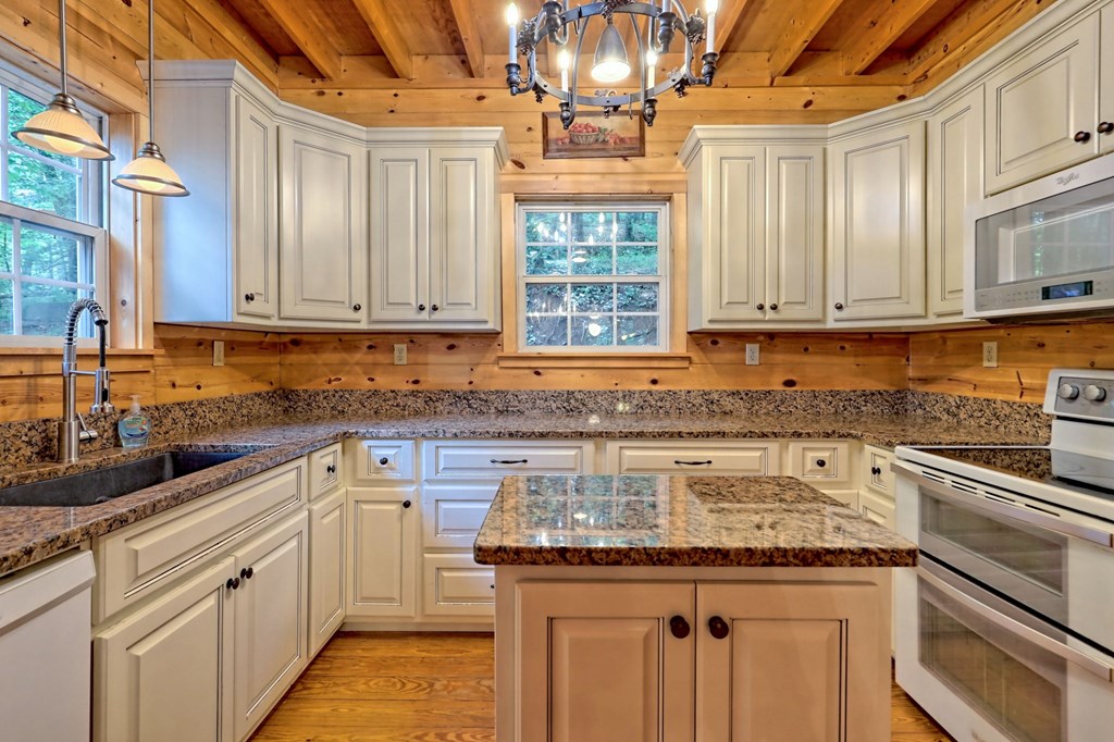 526 Spiva Cove Mtn Trl