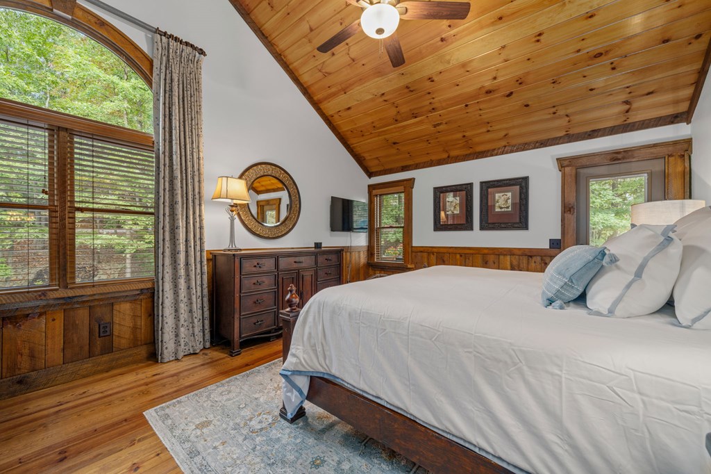 518 Toccoa River Forest