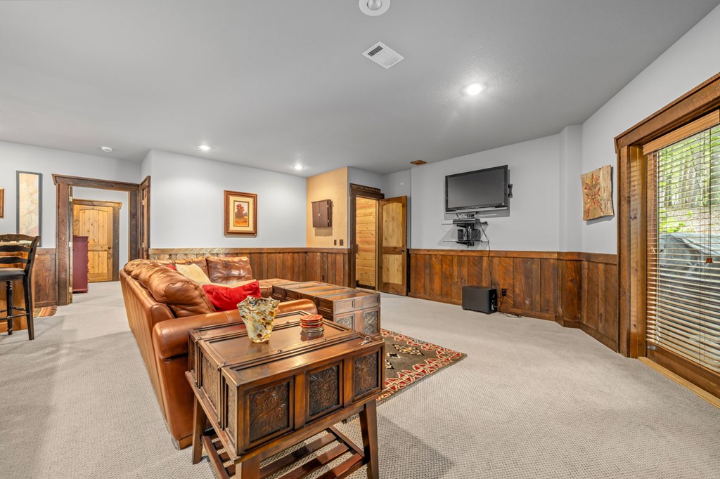 518 Toccoa River Forest
