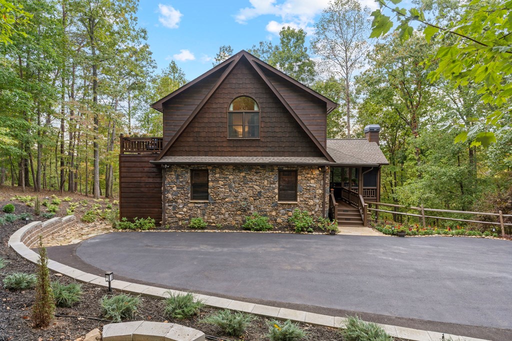 518 Toccoa River Forest