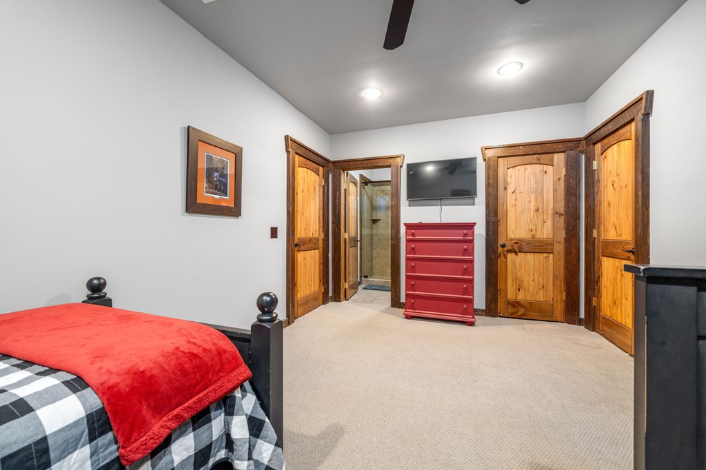 518 Toccoa River Forest