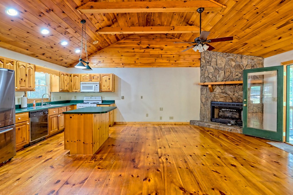 123 Rockingham Way