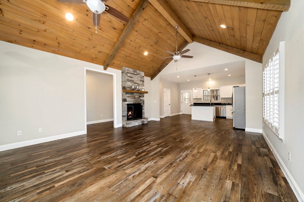 464 Meadow Circle