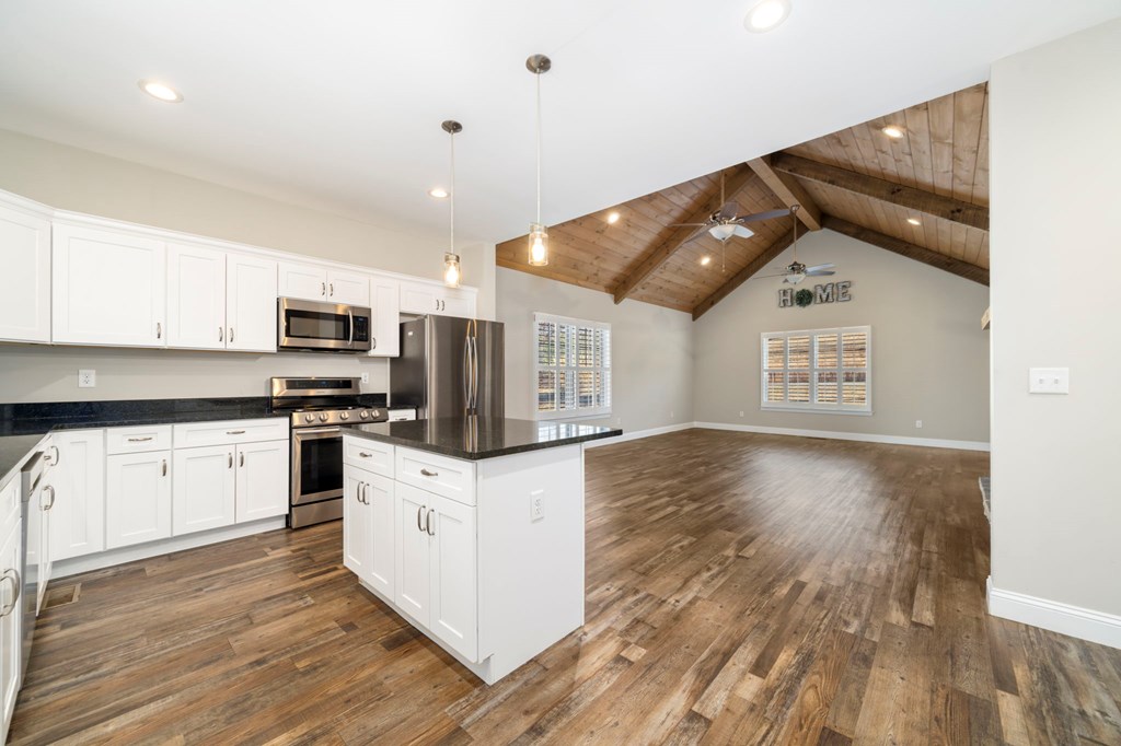 464 Meadow Circle