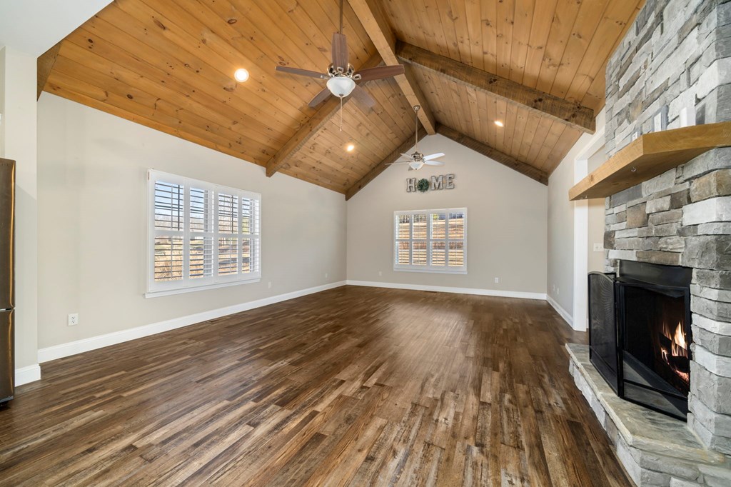464 Meadow Circle