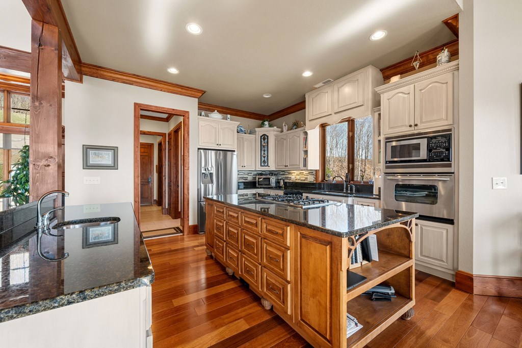 436 Wisteria Drive