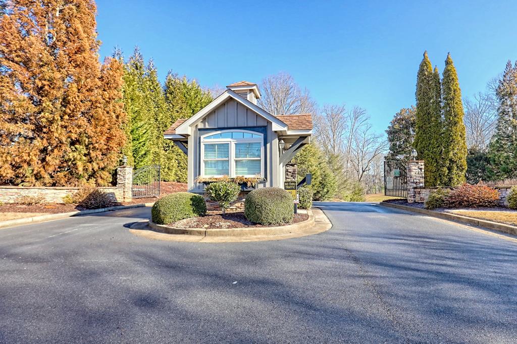 888 Reserve Road