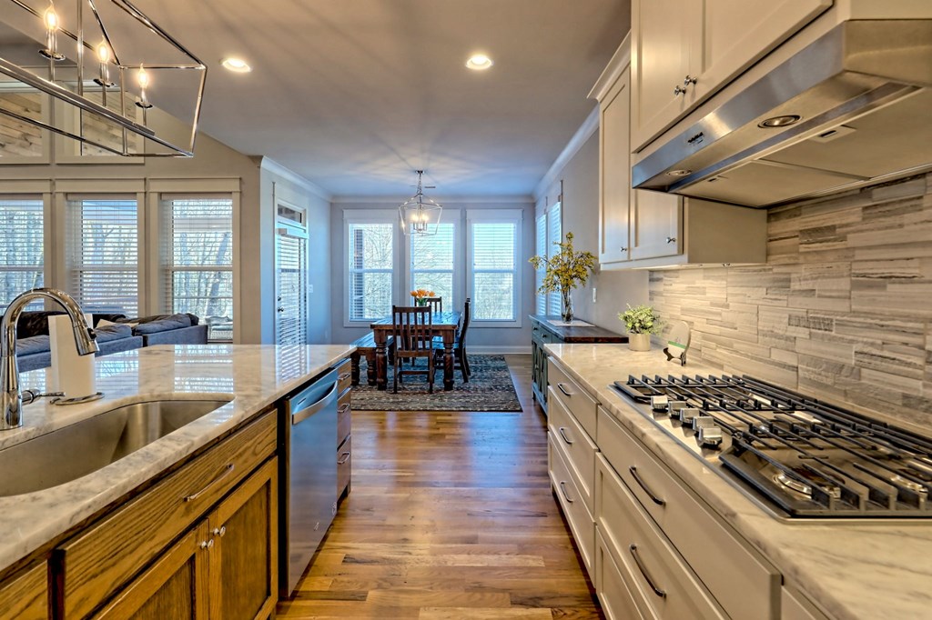 888 Reserve Road
