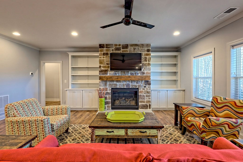 888 Reserve Road