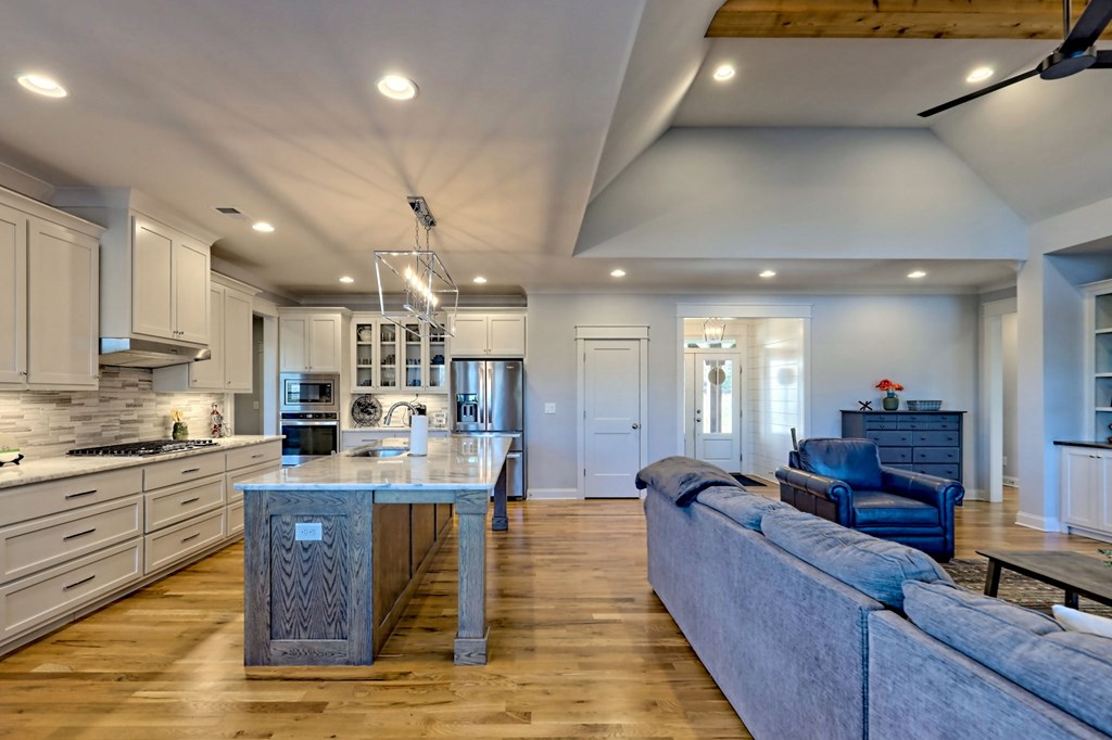 888 Reserve Road