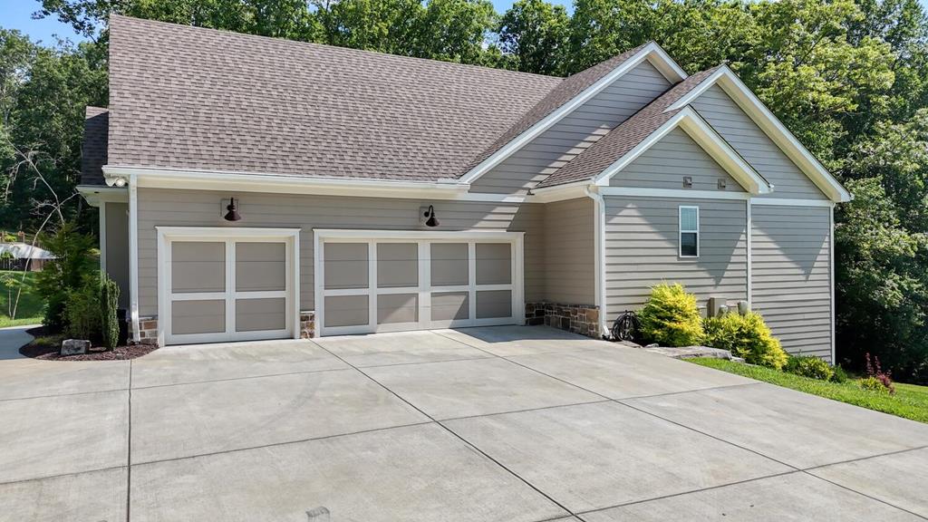 888 Reserve Road
