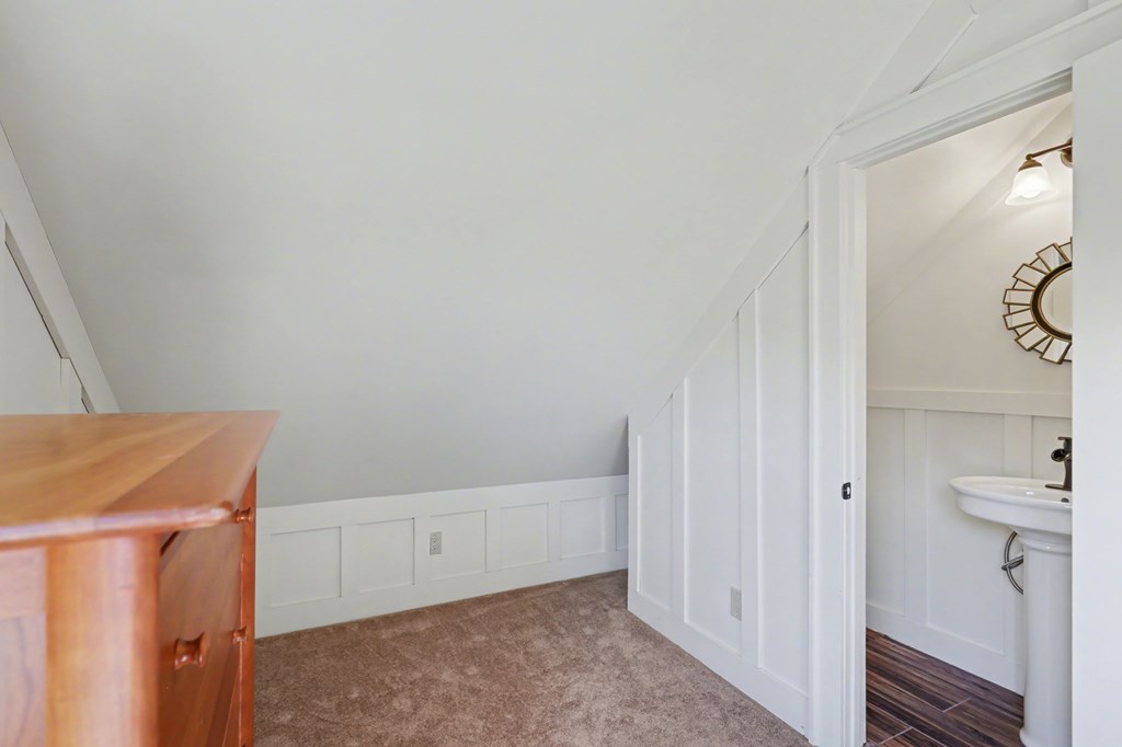 899 Ridge Pointe Way